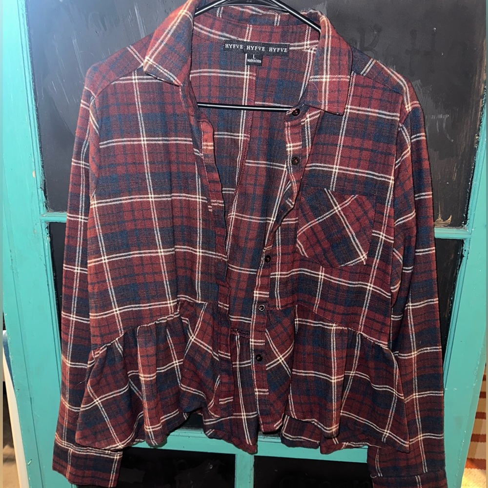 Cute flannel top w ruffles at bottom
